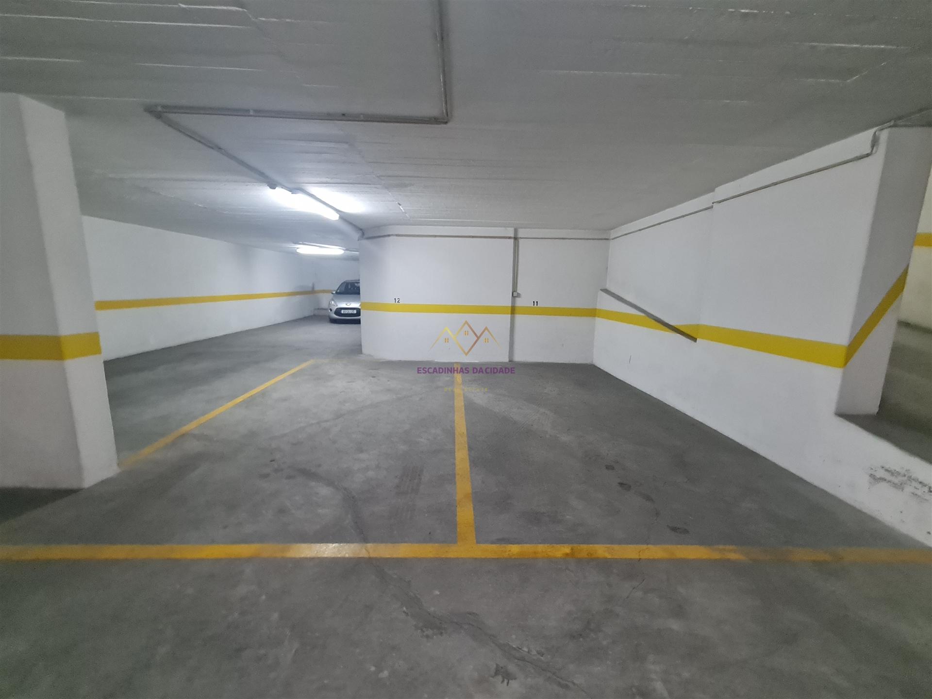 Parqueamentos para venda na Rua de São Domingos Benfica