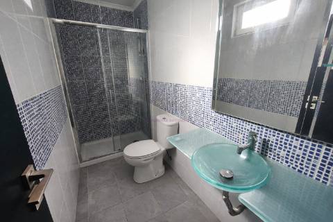 Armazém Versátil com 220 m2 em Campolide – Excelente Logística e Acessos Rápidos