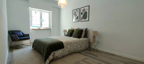 Apartamento T2 totalmente remodelado em Benfica
