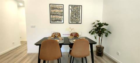 Apartamento T2 totalmente remodelado em Benfica