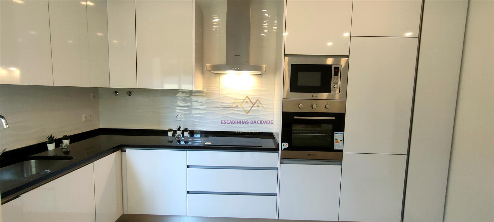 Apartamento T2 totalmente remodelado em Benfica