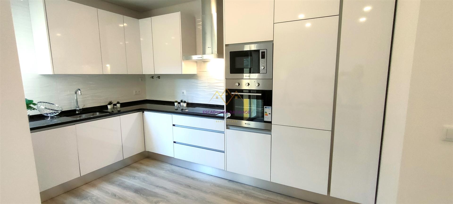 Apartamento T2 totalmente remodelado em Benfica