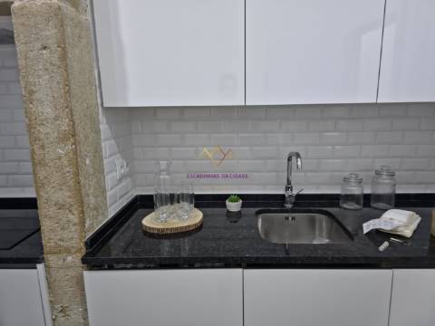 Charmoso T3 Remodelado no Coração de Lisboa – Viva com Estilo!