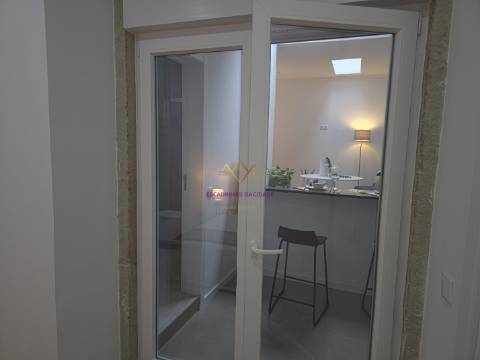 Charmoso T3 Remodelado no Coração de Lisboa – Viva com Estilo!