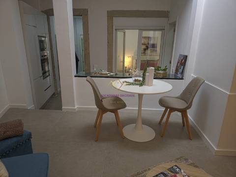 Charmoso T3 Remodelado no Coração de Lisboa – Viva com Estilo!