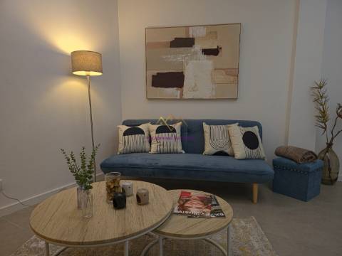 Charmoso T3 Remodelado no Coração de Lisboa – Viva com Estilo!