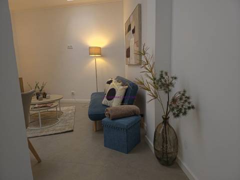 Charmoso T3 Remodelado no Coração de Lisboa – Viva com Estilo!