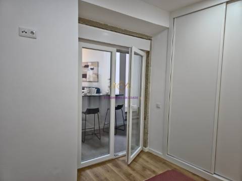 Charmoso T3 Remodelado no Coração de Lisboa – Viva com Estilo!