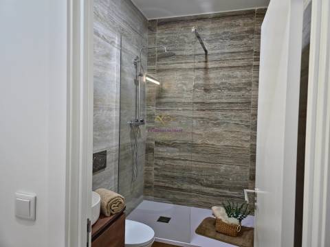 Charmoso T3 Remodelado no Coração de Lisboa – Viva com Estilo!