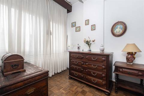 T2 com Arrecadação, na Falagueira junto ao Parque Aventura