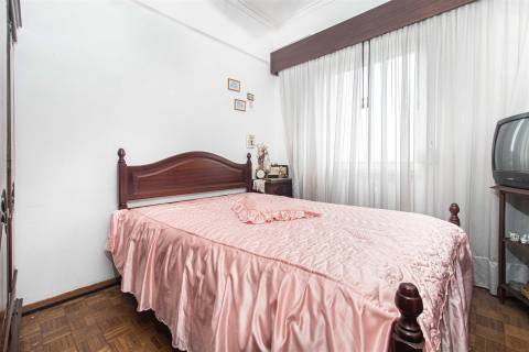 T2 com Arrecadação, na Falagueira junto ao Parque Aventura