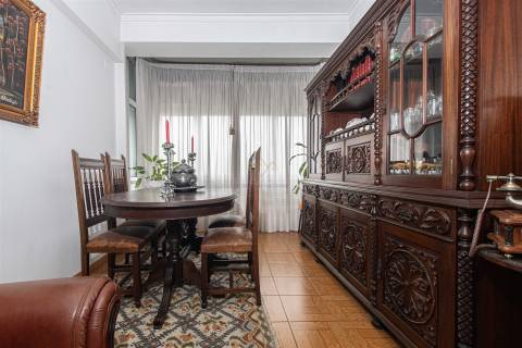 T2 com Arrecadação, na Falagueira junto ao Parque Aventura