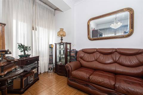 T2 com Arrecadação, na Falagueira junto ao Parque Aventura