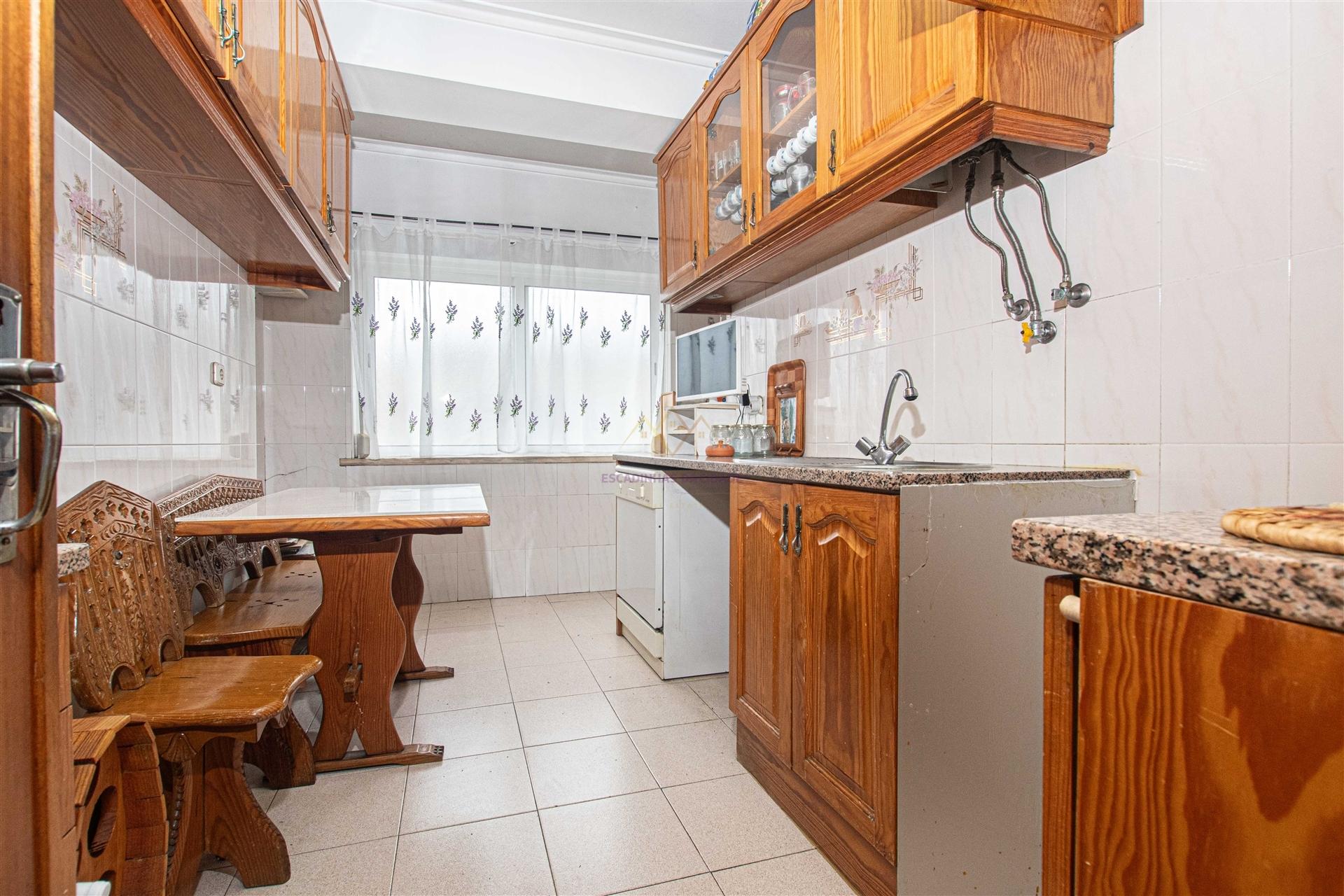 T2 com Arrecadação, na Falagueira junto ao Parque Aventura