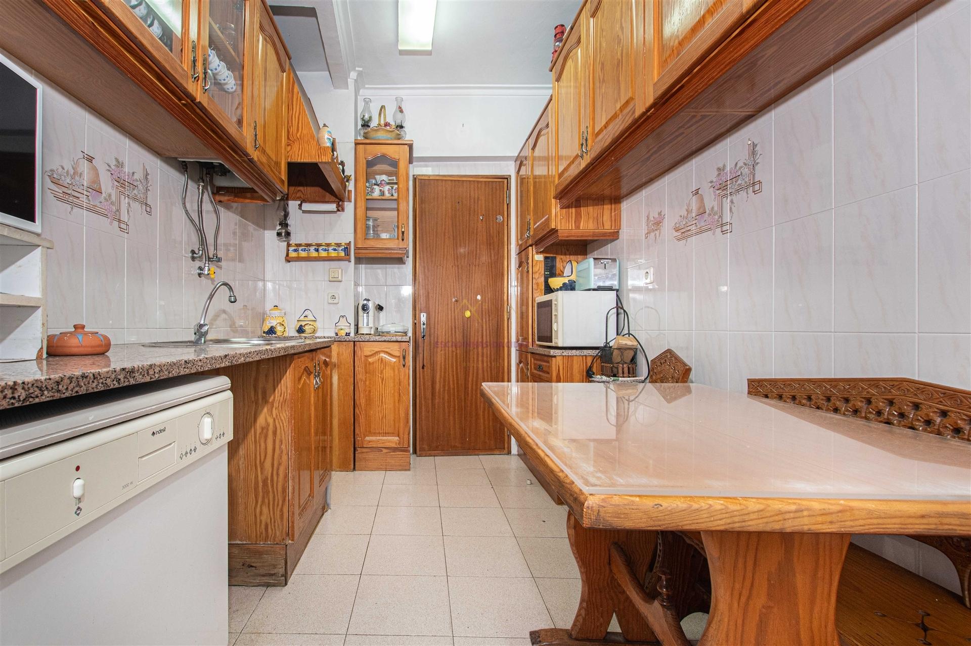 T2 com Arrecadação, na Falagueira junto ao Parque Aventura