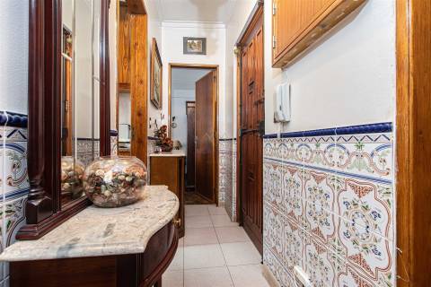 T2 com Arrecadação, na Falagueira junto ao Parque Aventura