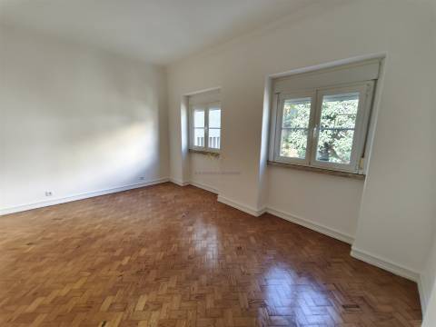 T3 Duplex na Graça a 7 min do Metro e Comboio