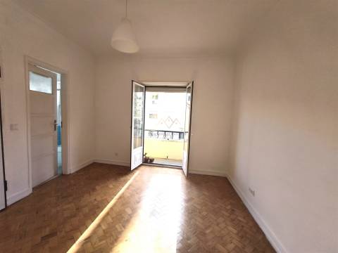 T3 Duplex na Graça a 7 min do Metro e Comboio