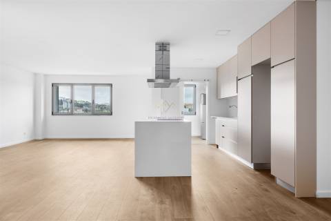 Apartamento T1 com Arrecadação Novo a Estrear