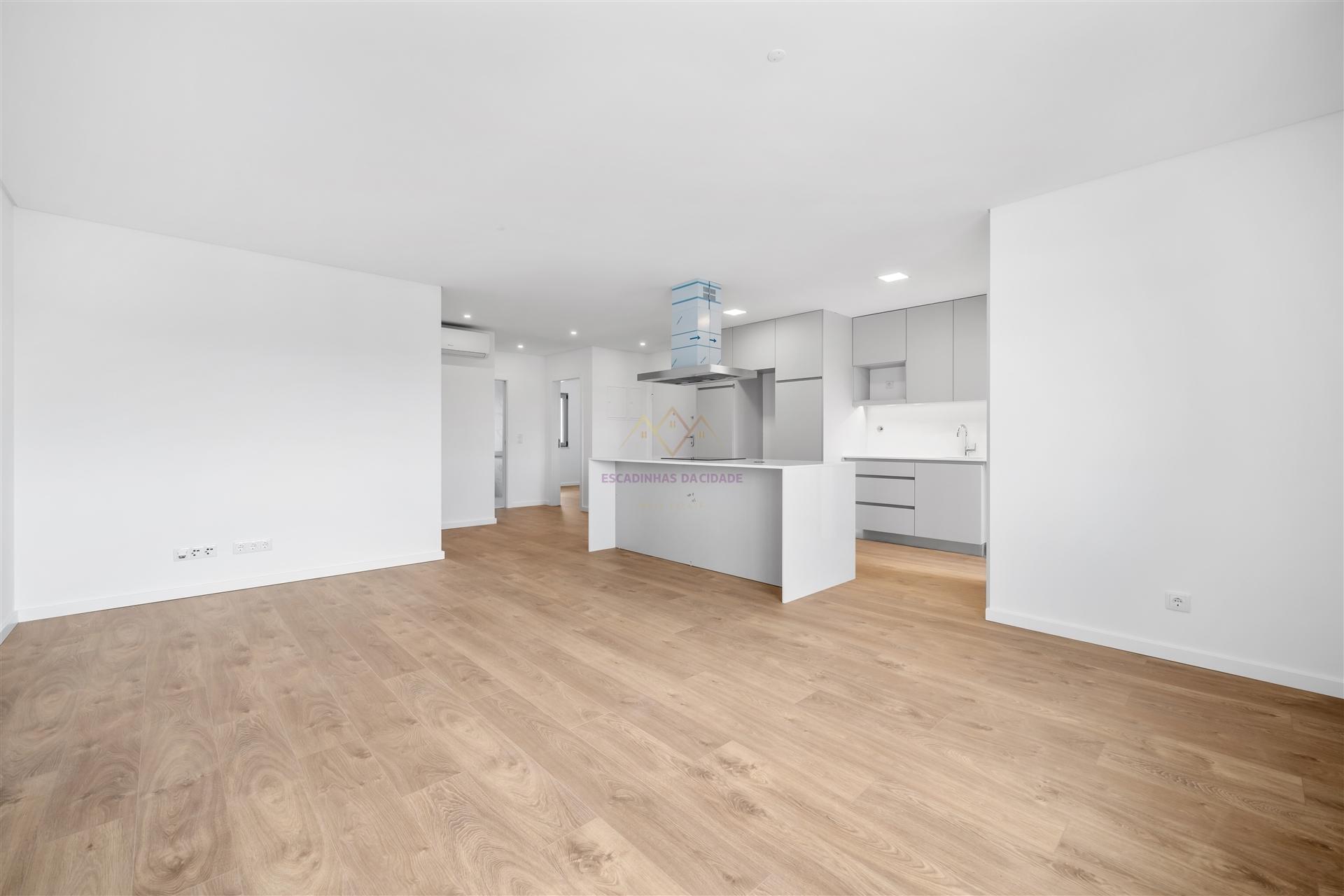 T2 com Parqueamento e Acabamentos Modernos, na Apelação, Loures