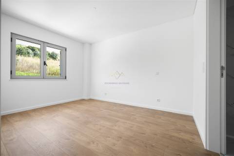 Viver com Qualidade Começa Aqui | T2 de 92 m² com Arrecadação