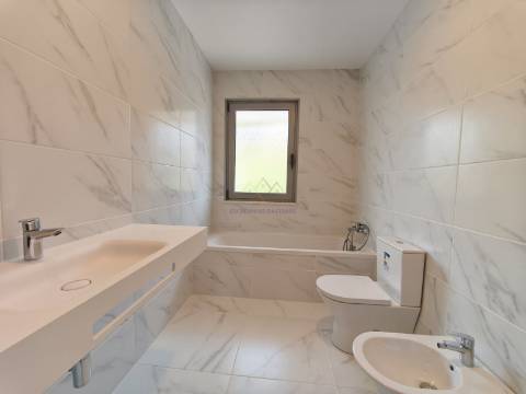 O Seu Lar Perfeito: T2 com Arrecadação, Apelação, Loures