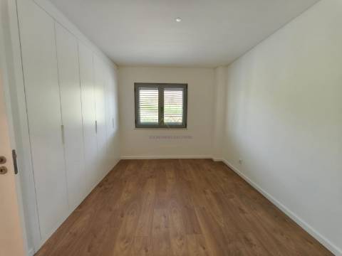 O Seu Lar Perfeito: T2 com Arrecadação, Apelação, Loures