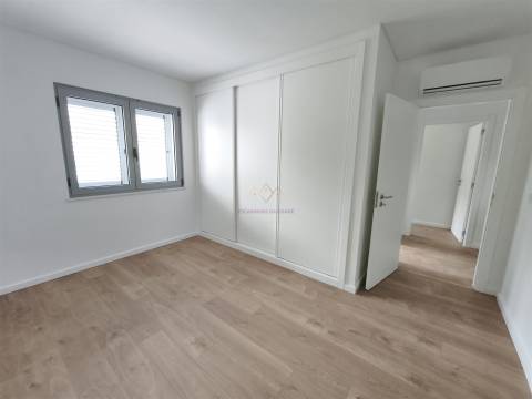 Apartamento T2 com Arrecadação, Conforto, Luz e Tranquilidade