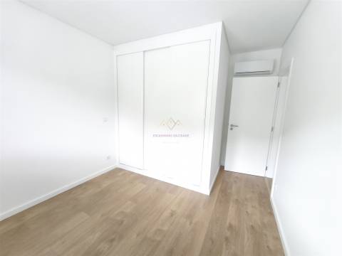 Apartamento T2 com Arrecadação, Conforto, Luz e Tranquilidade