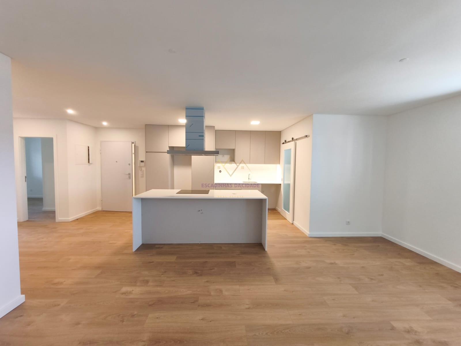 Apartamento T2 com Arrecadação, Conforto, Luz e Tranquilidade