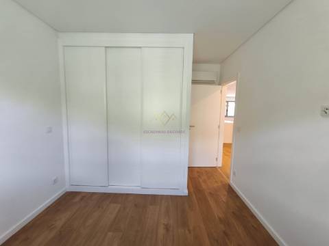 Apartamento T2 com Arrecadação, Conforto, Luz e Tranquilidade