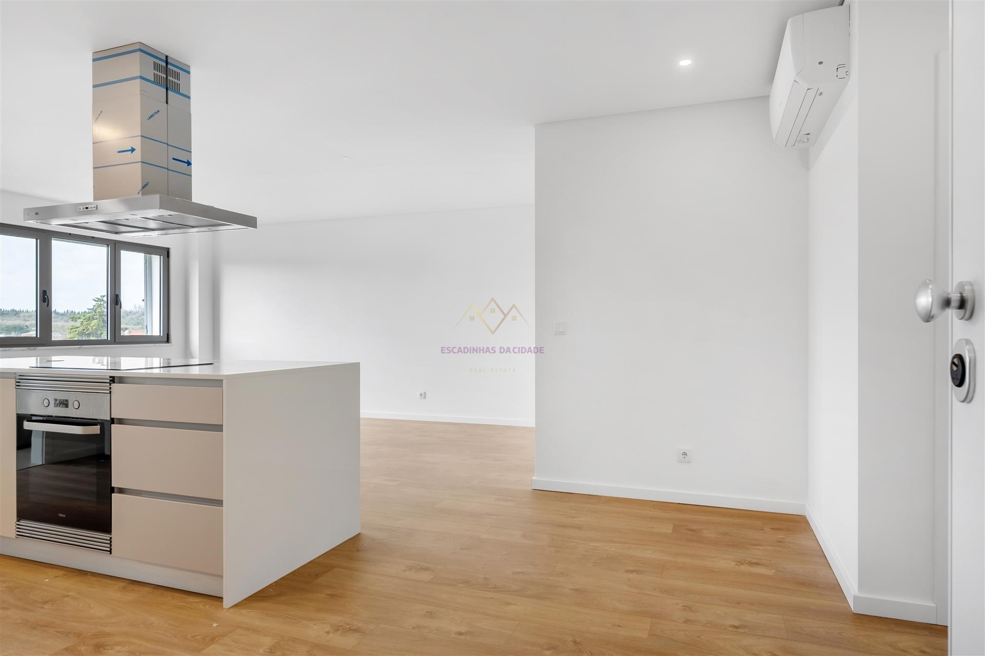 Apartamento T2 com Arrecadação, Conforto, Luz e Tranquilidade