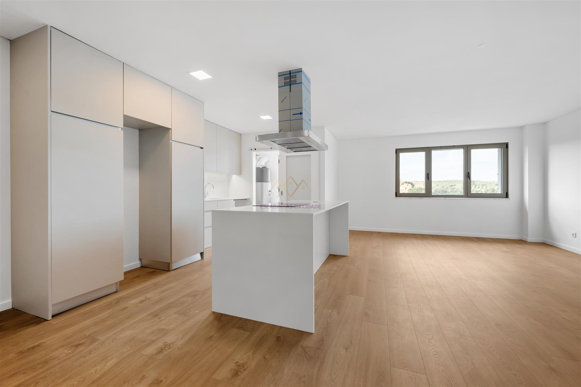 Apartamento T2 com Arrecadação, Conforto, Luz e Tranquilidade