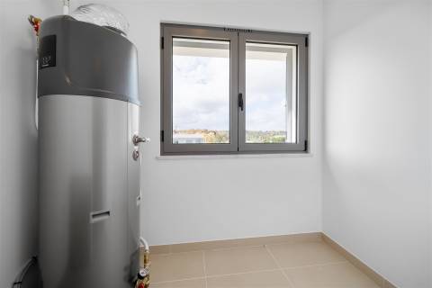 Apartamento T2 com Arrecadação, Conforto, Luz e Tranquilidade