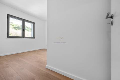 Apartamento T2 com Arrecadação, Conforto, Luz e Tranquilidade