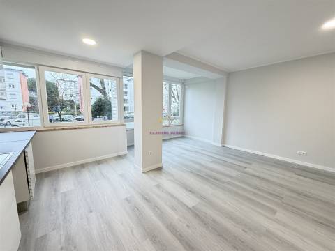 T2 moderno, luminoso e funcional em Oeiras