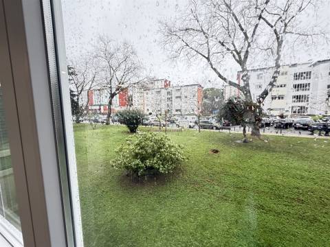 T2 moderno, luminoso e funcional em Oeiras