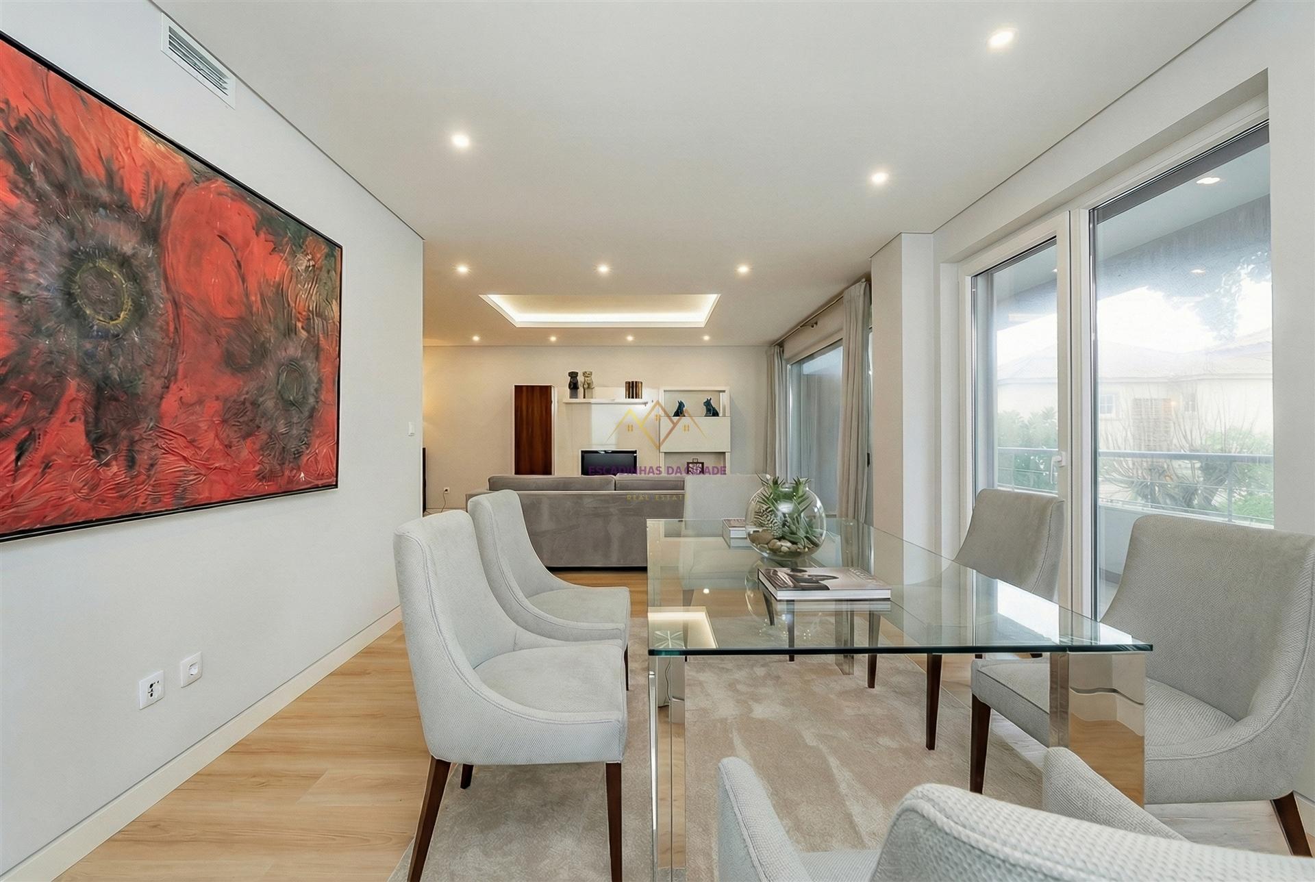 T3+1 Novo a estrear em Empreendimento de Luxo, Carcavelos