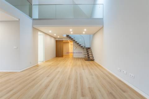 T3+1 Novo a estrear em Empreendimento de Luxo, Carcavelos