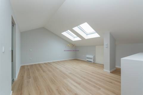 T3+1 Novo a estrear em Empreendimento de Luxo, Carcavelos