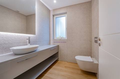 T3+1 duplex com mezaninne, em Empreendimento de Luxo, Carcavelos