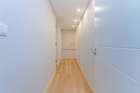 T3+1 duplex com mezaninne, em Empreendimento de Luxo, Carcavelos