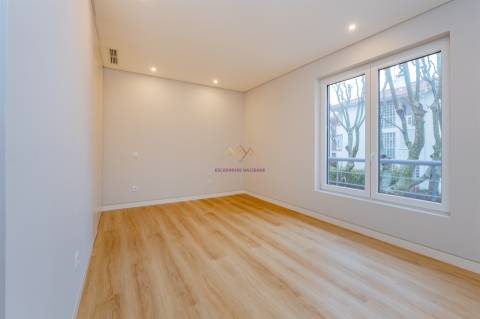 T3+1 duplex com mezaninne, em Empreendimento de Luxo, Carcavelos