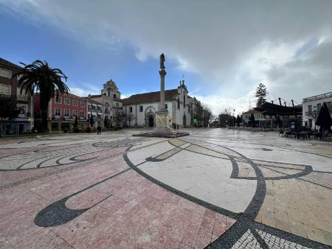Loja para Arrendamento na Praça do Bocage em Setúbal