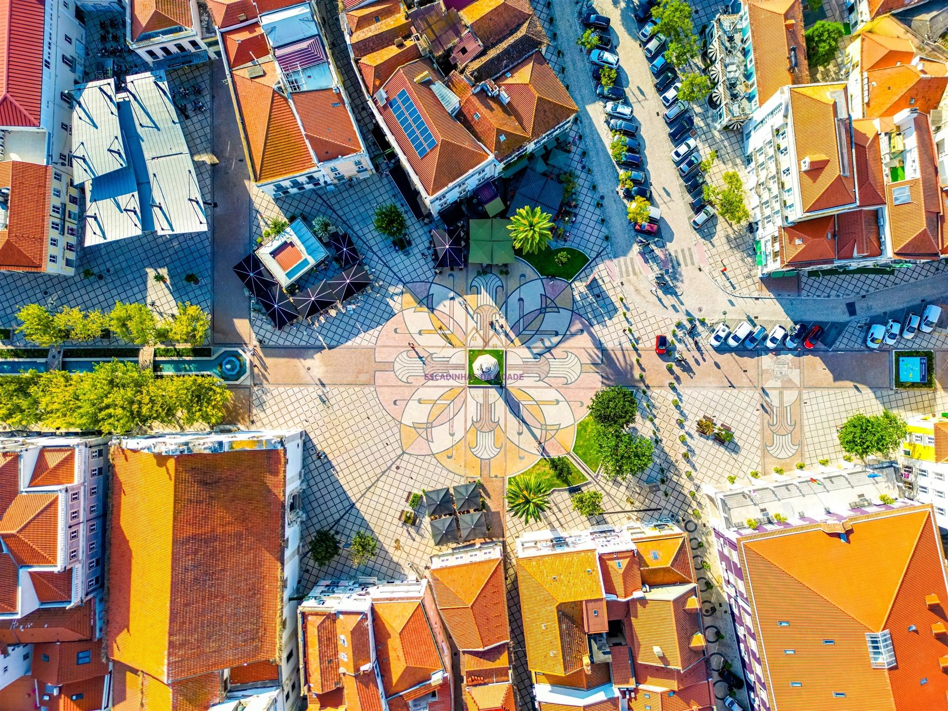 Loja para Arrendamento na Praça do Bocage em Setúbal