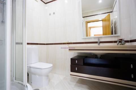 T3 renovado com 2 lugares de estacionamento nas Colinas do Cruzeiro