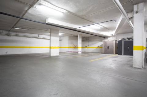 T3 renovado com 2 lugares de estacionamento nas Colinas do Cruzeiro