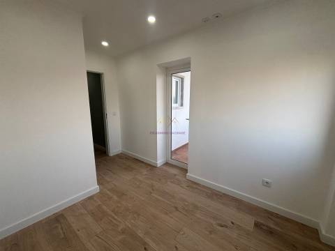 T3 Moderno e luminoso Renovado na Amadora