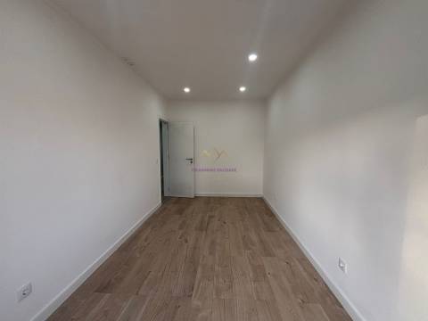 T3 Moderno e luminoso Renovado na Amadora