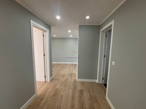 T3 Moderno e luminoso Renovado na Amadora